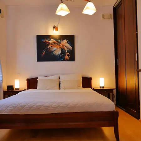 Designer 1br Luxury Retreat, Atelier Residence, Walk To Palace Of Culture Lägenhet *
