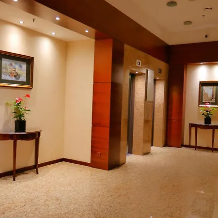 Designer 1br Luxury Retreat, Atelier Residence, Walk To Palace Of Culture Daire *