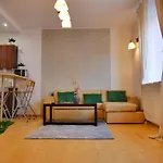 아파트 Designer 1br Luxury Retreat, Atelier Residence, Walk To Palace Of Culture 바르샤바