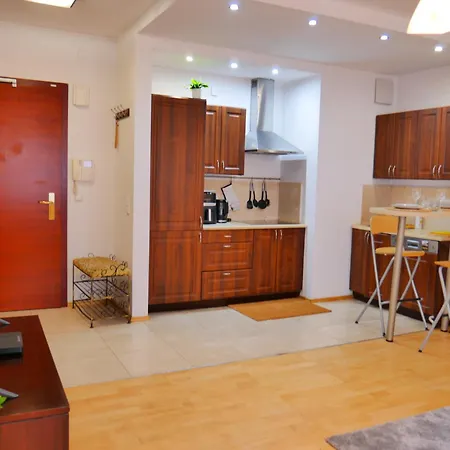 Appartamento Designer 1br Luxury Retreat, Atelier Residence, Walk To Palace Of Culture *